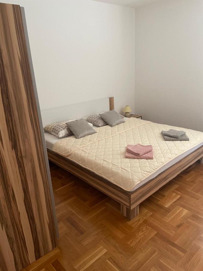 Aurora Apartment Паг Екстериор снимка