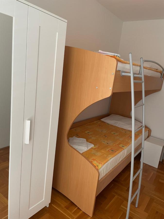 Aurora Apartment Паг Екстериор снимка